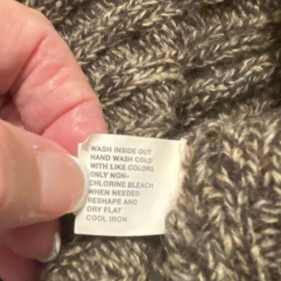 Vintage Gap Men’s 100% Wool Cable Knit Sweater - Picture 7 of 8